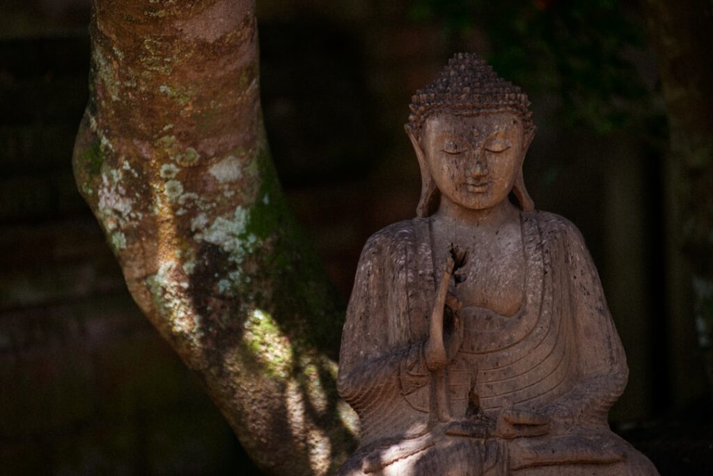 Mindfulness: jak praktykować uważność w codziennym życiu?